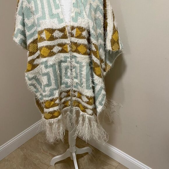 New Free People Poncho Diamondback Cozy
Sweater Kimono in Ivory One Size sha… - Picture 6 of 8